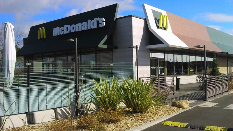 restaurant-MCDO-montpon-entrée