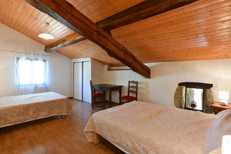 appartement-mounho-chambre-deux-lits-single-iholdy