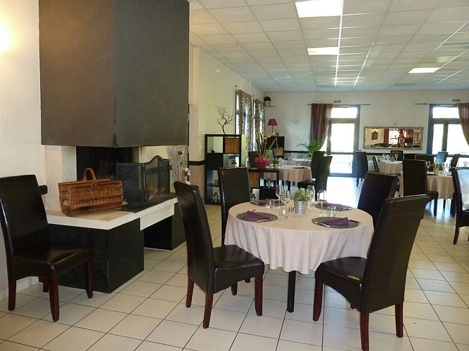 restaurant-l-artenset-salle-cheminee