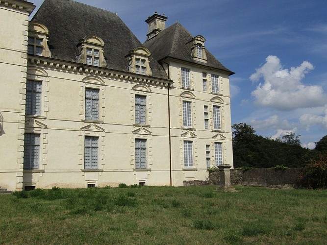 Poyanne - pavillon fenêtres trompe l'oeil château