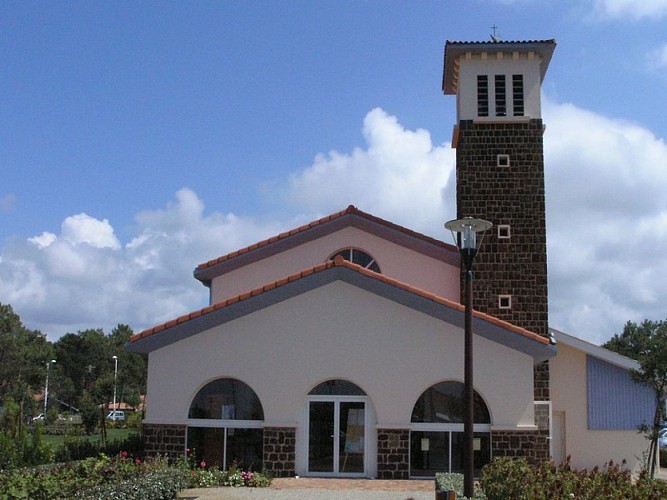 Eglise Ste Bernadette3