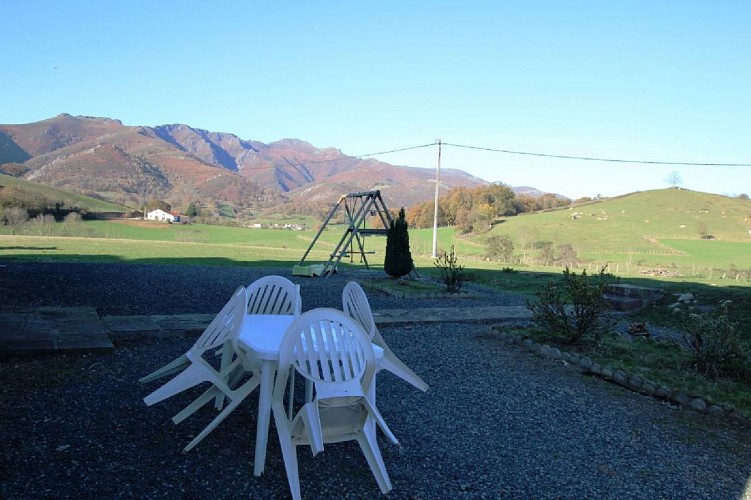 Maison Lekumberry jardin et balancoire - Osses