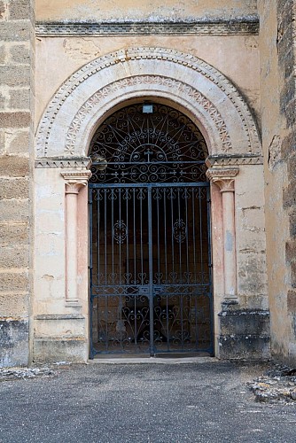 Perquie - Eglise notre dame - Entrée