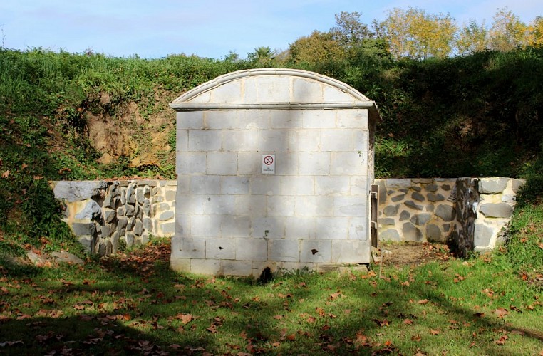 Fontaines et Lavoir (8) CN (1920x1262)