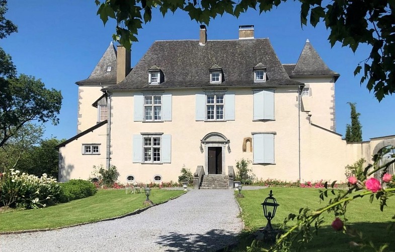 Maison de vacances  Chateau de PORTHOS-Facade-LANNE-EN-BARETOUS