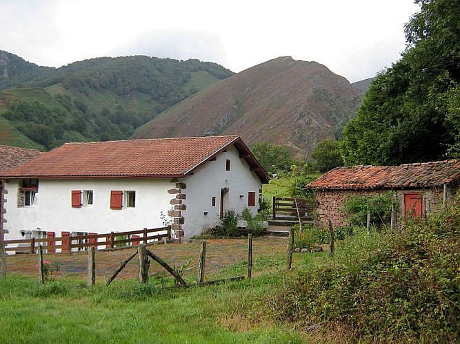 Locatioon Sohondo - 1er etage - Vue maison - Banca