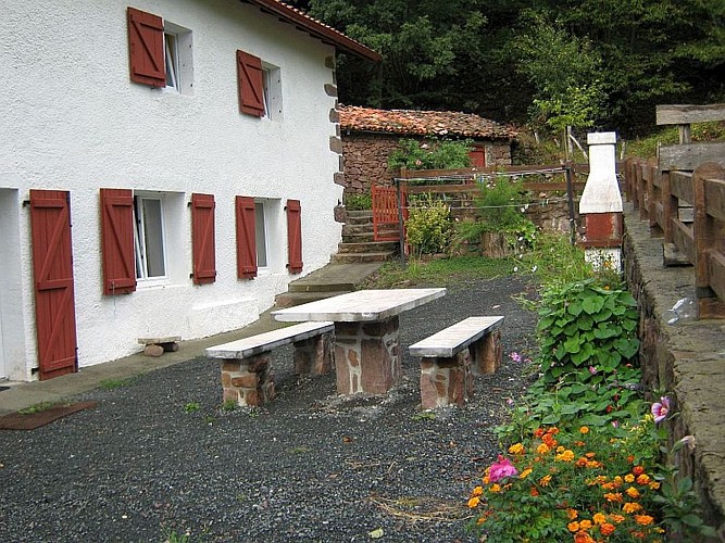 Location Sorhondo - RDC - Salon jardin - Banca