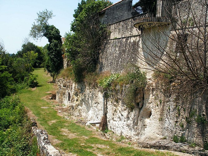 chemin-ronde-ramparts-balcon-puymirol-ot-paps