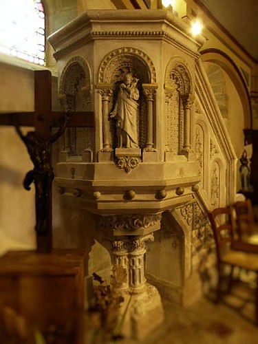 2018-Peyrieres-Eglise-Interieur05r