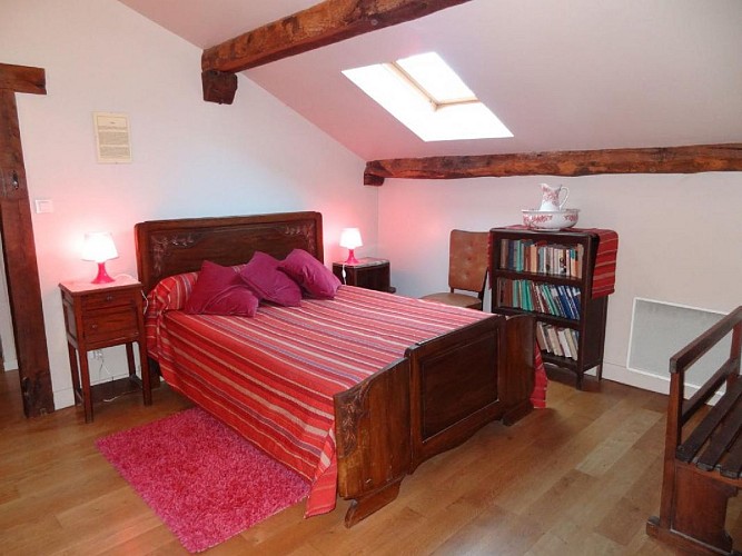 Maison Saharandia chambre lit double raye - Aldudes