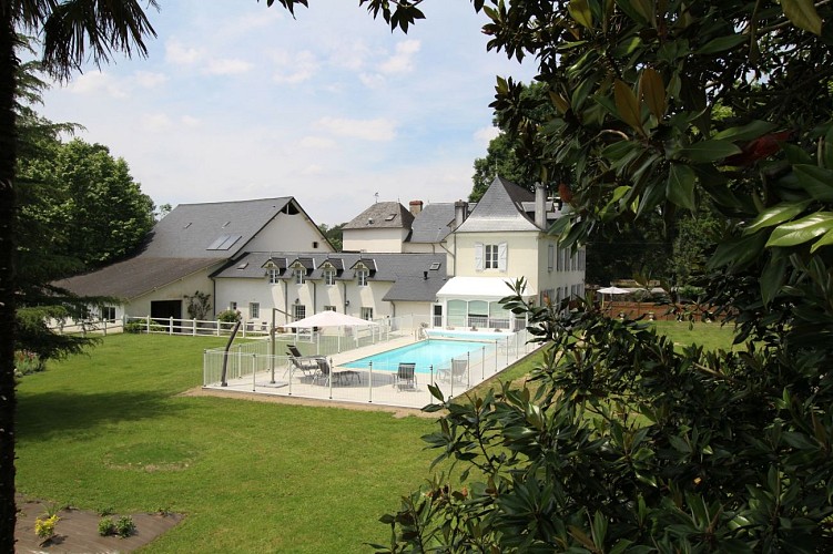 Gîte Domaine Pédelaborde - Parc et piscine (Odile Civit)