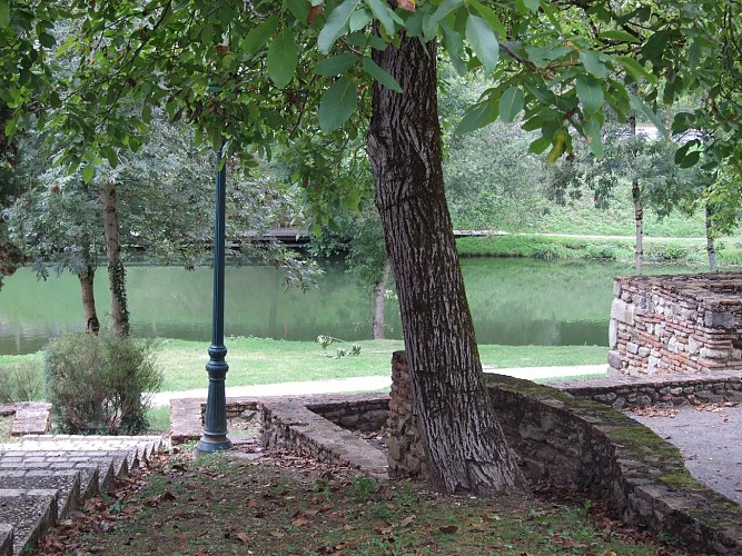 Visite du village médiéval de Casseneuil