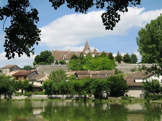 Château et lac de Lauzun