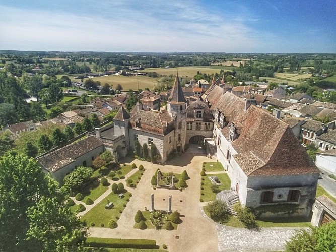 otpl-chateau-de-lauzun-vue-drone