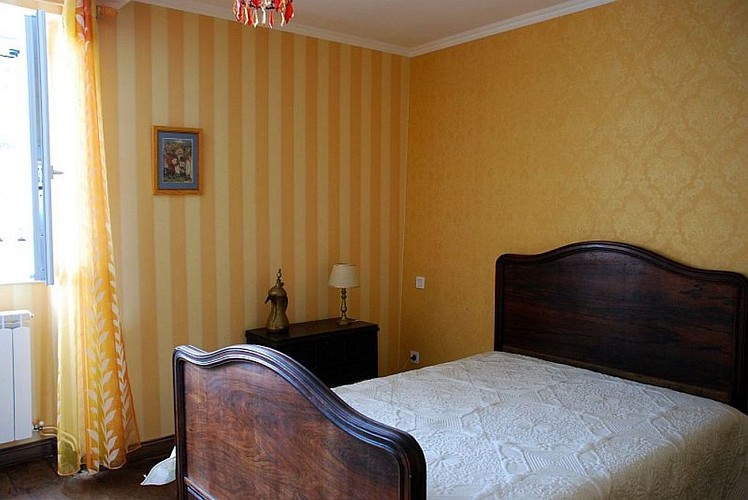 Location Chapelle - Maréchal - 08 - Chambre lit double bois - Ainhice-Mongelos