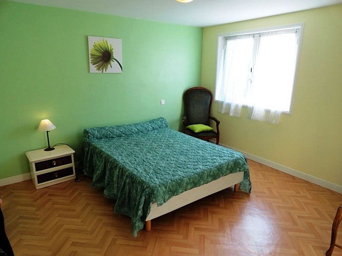 Location Amestoy - 09 - Chambre lit double vert clair - St Jean Le Vieux
