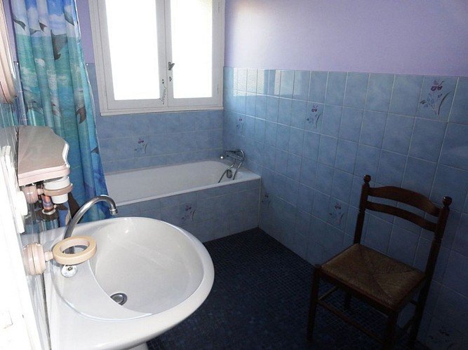 Location Amestoy - 10 -Salle de bain - St Jean Le Vieux