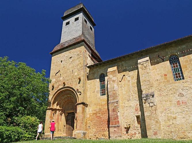 Eglise romane - Diusse - cph Guide Béarn Pyrénées