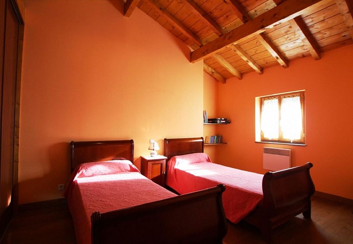 maison-berhouet-haramberria---chambre-deux-lits-single---hosta