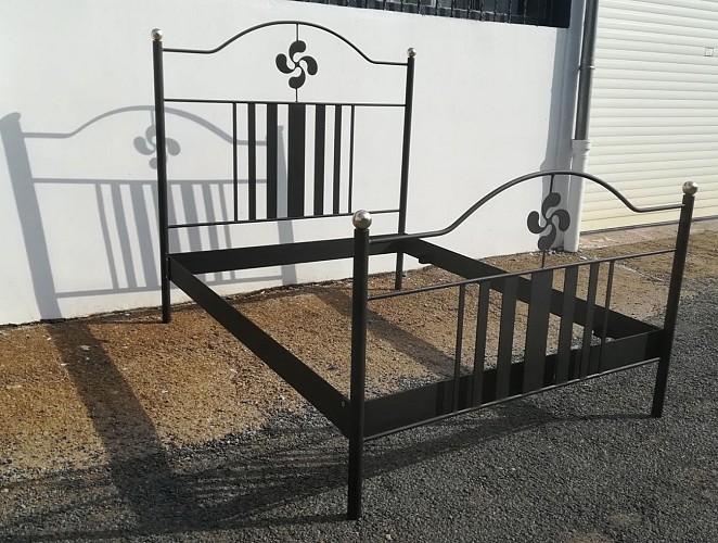 Fer-forge-CROIX-BASQUE