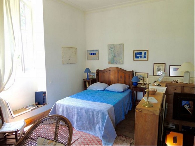 Location Chapelle - Baronnie - 06 - Chambre lit double bleu - Ainhice-Mongelos