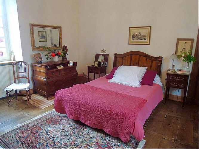 Location Chapelle - Baronnie - 07 - Chambre lit double rose - Ainhice-Mongelos