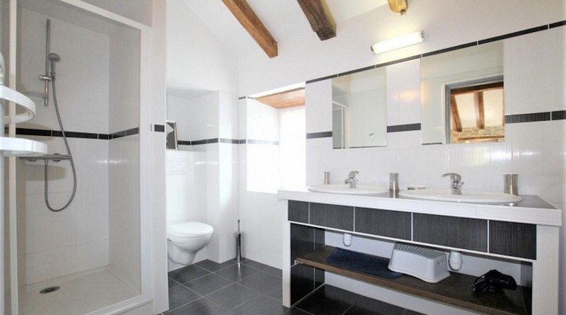 maison-barneto-errekaldia-salle-de-douche-irissarry