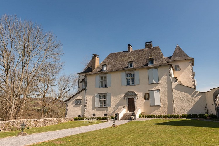 PAH-Lanne-en-Barétous-Abbaye-laique (Clément Herbaux)