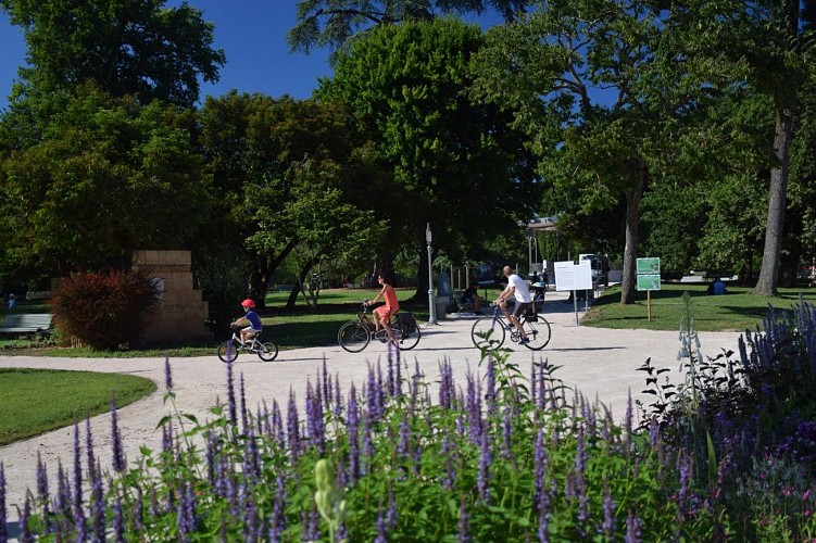 Parc Beaumont - Pau - Kiosque au loin