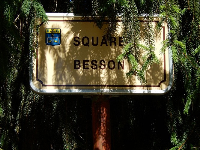 Square Besson - Pau - Panneau