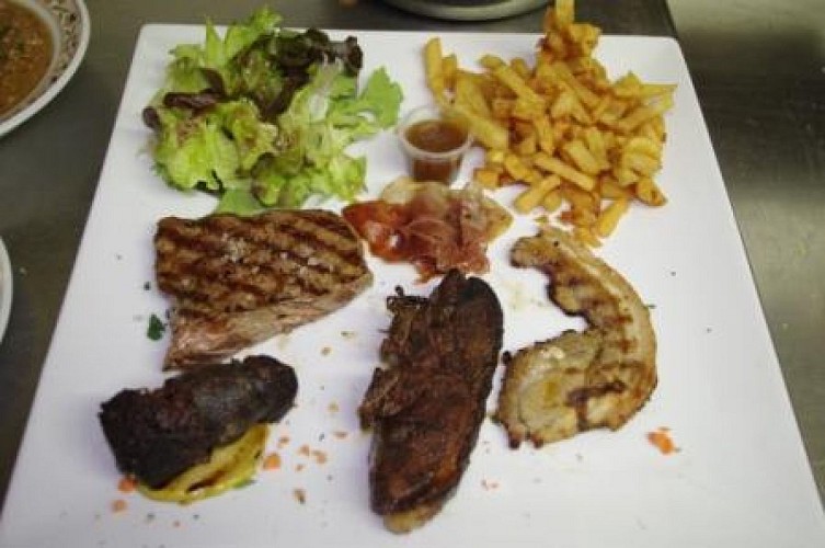 Au Bon Coin - Parillade de viandes_Peyrehorade