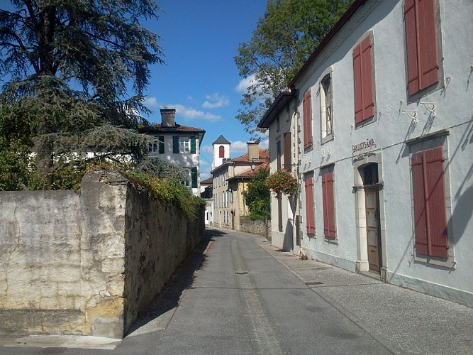 Saint-Palais : rue du Palais de Justice