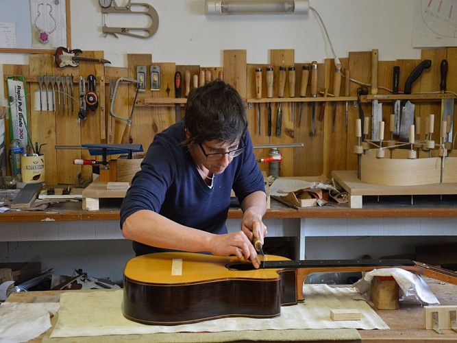 Luthier