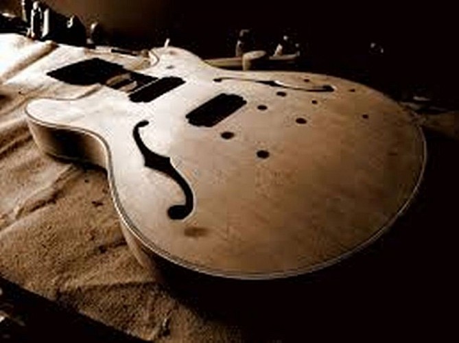 Luthier