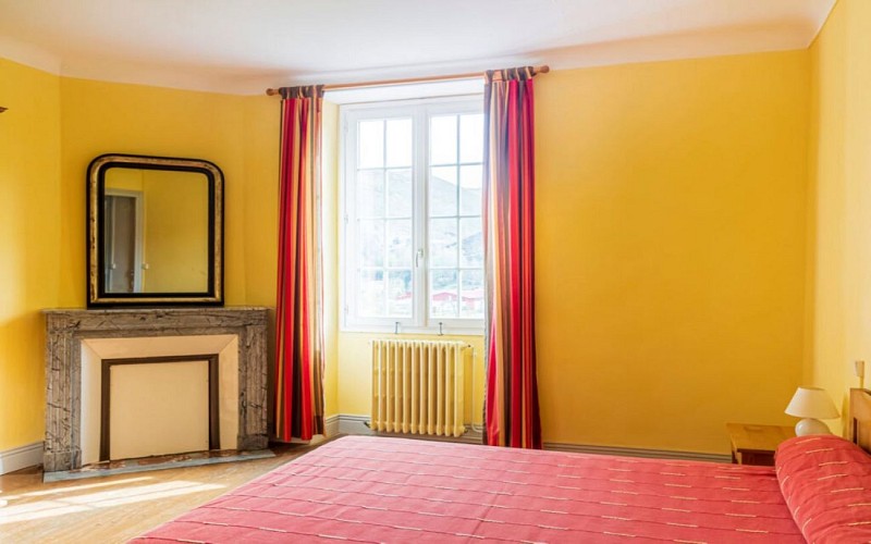 Location Setoain - Chambre rouge - Aldudes