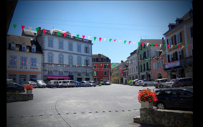 Place de Tardets