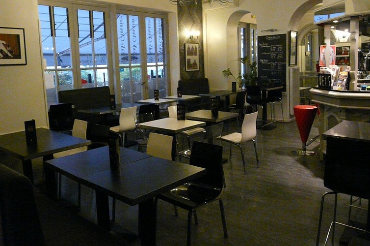 Café Brasserie Le Renoir