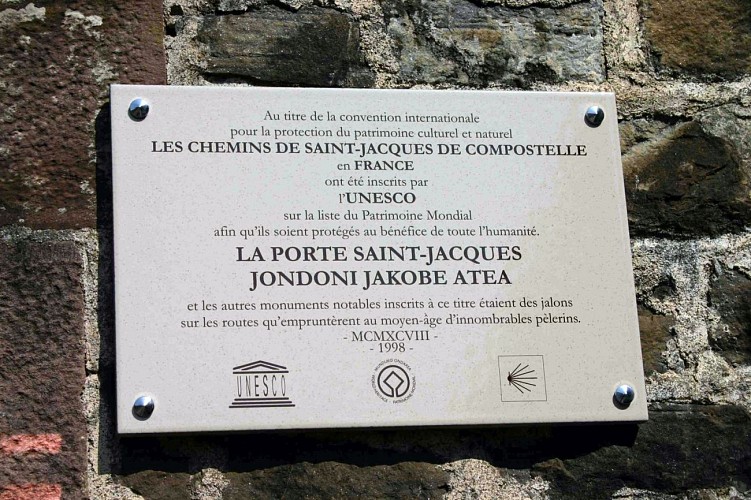 Saint Jean Pied de Port - Plaque Porte Saint Jacques - ACIR S.VAISSIERE