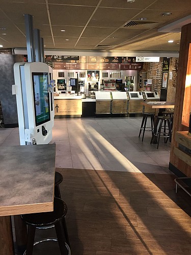 CASTETS_Mc Donald's_Int1