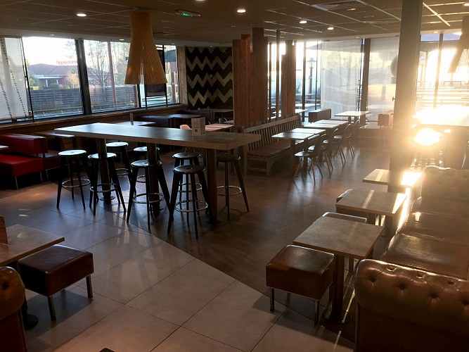 CASTETS_Mc Donald's_Int5