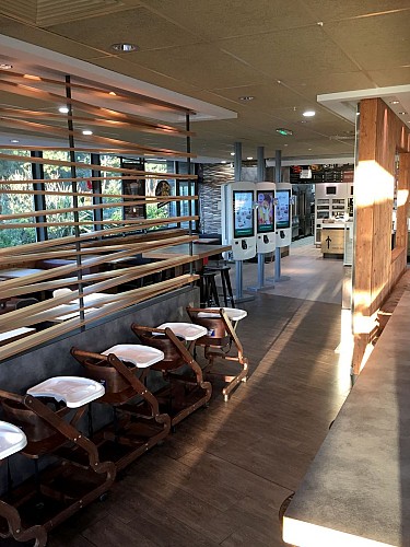 CASTETS_Mc Donald's_Int6