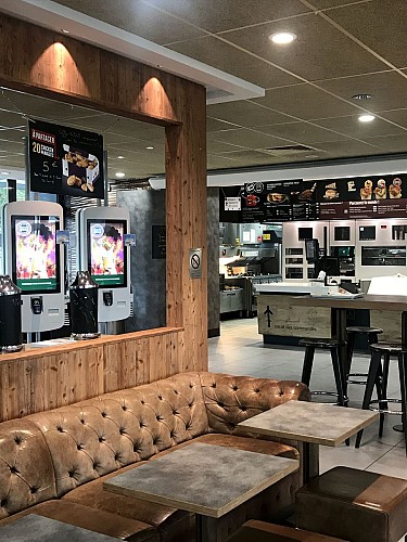 CASTETS_Mc Donald's_Int7