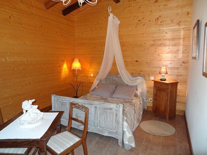 Maison Trounday chambre lit double ciel de lit - Osses