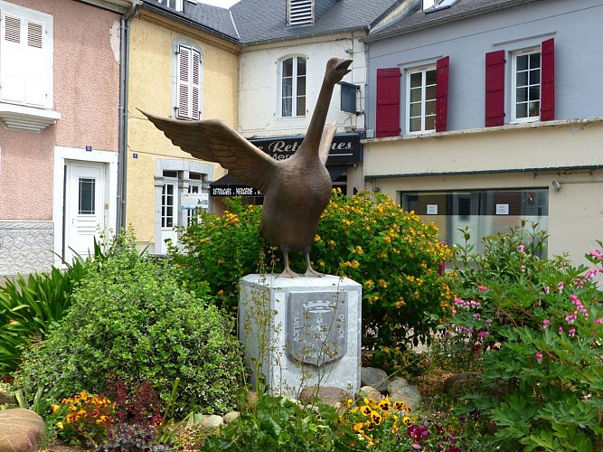 Pontacq l'oie emblème des armoiries  (3)