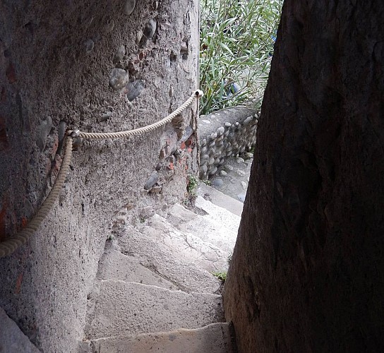 escaliers  sur les remparts 