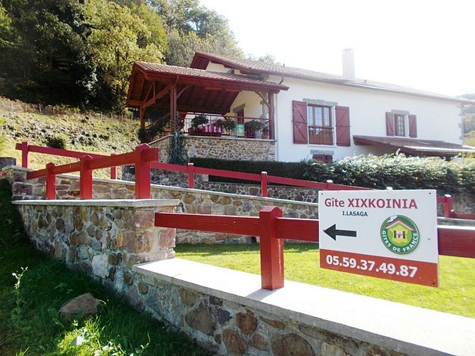 Location Lasaga - Accès maison - St Etienne de Baïgorry