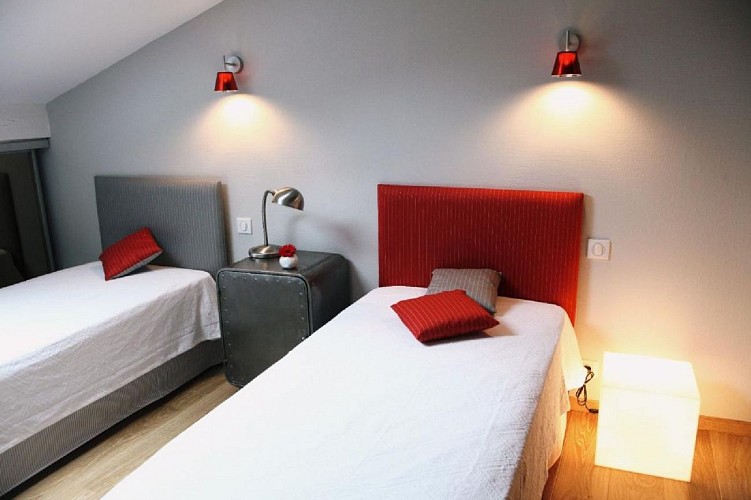 Maison Guichandut seconde chambre deux lits - Osses