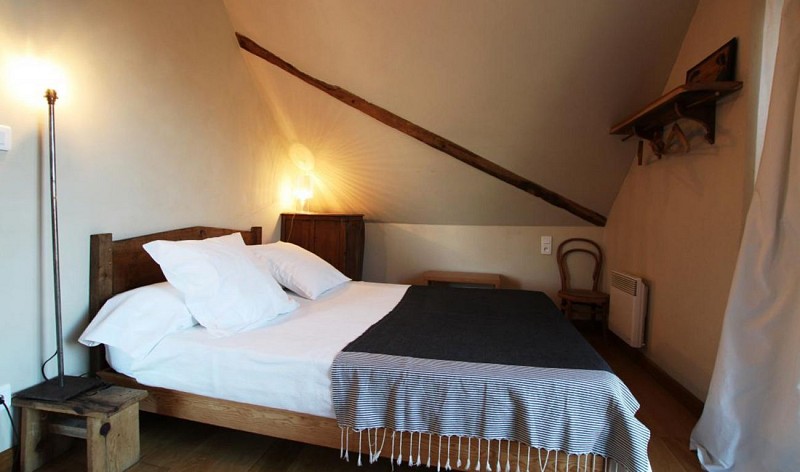 maison-uthurraltea-lit-double