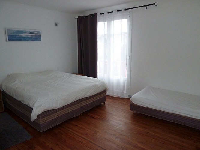 goyalosada_chambre3pers_meuble_urrugne