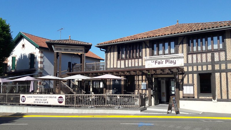 LEON_Hôtel Le Fair Play (1)